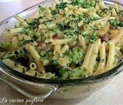 Pasta al forno con broccoli, pancetta e besciamella - la cucina pugliese