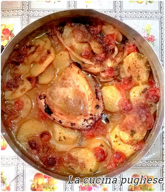 Seppia al forno con pomodori e patate - una pietanza semplice e saporita. Ecco la ricetta!