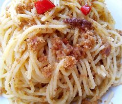 Spaghetti con la mollica - lacucinapugliese
