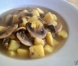 Zuppa di patate e funghi al timo - la cucina pugliese