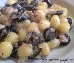 Gnocchi con tonno, olive e robiola - la cucina pugliese